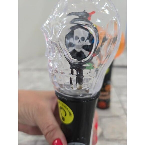 NEW 2 Halloween Pumpkin  Skull Light-Up Spinner Wand Toy VIdeo - Picture 5 of 8